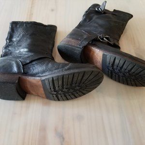 Gina Vero Cuoio Italian Leather Biker Boots, Size 8